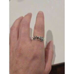 Silver tone elephants ring size 7 nwot